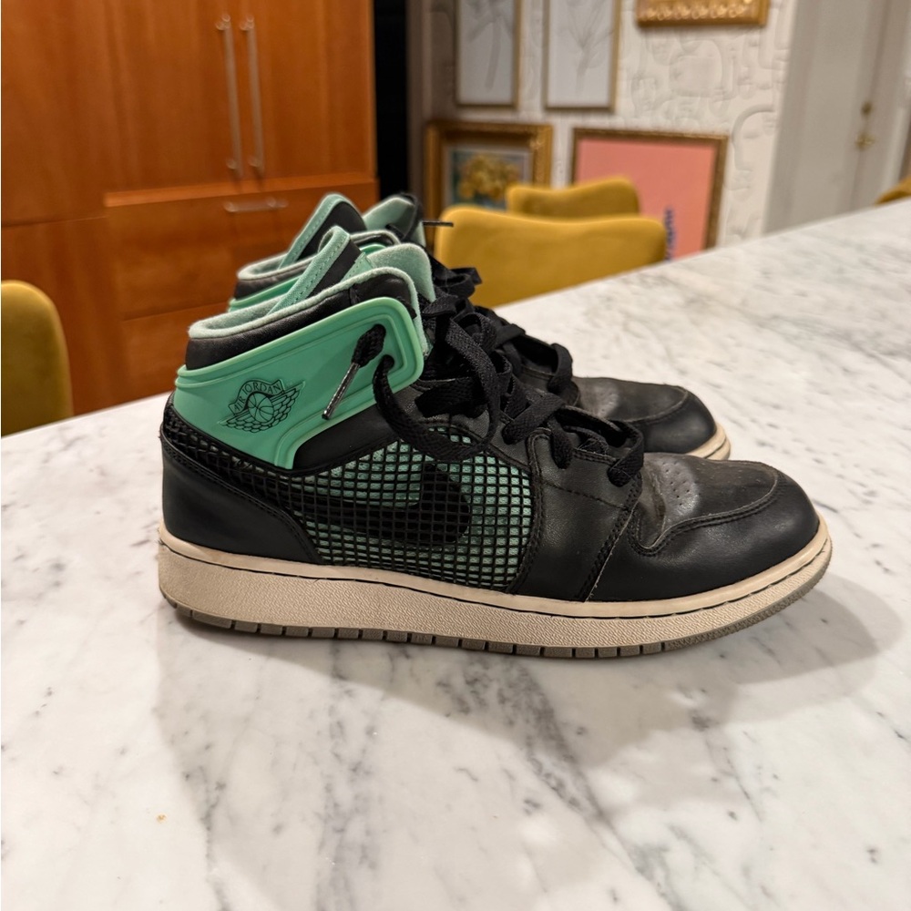 Nike Air Jordan 1 Retro ‘89 Green Glow 6.5Y